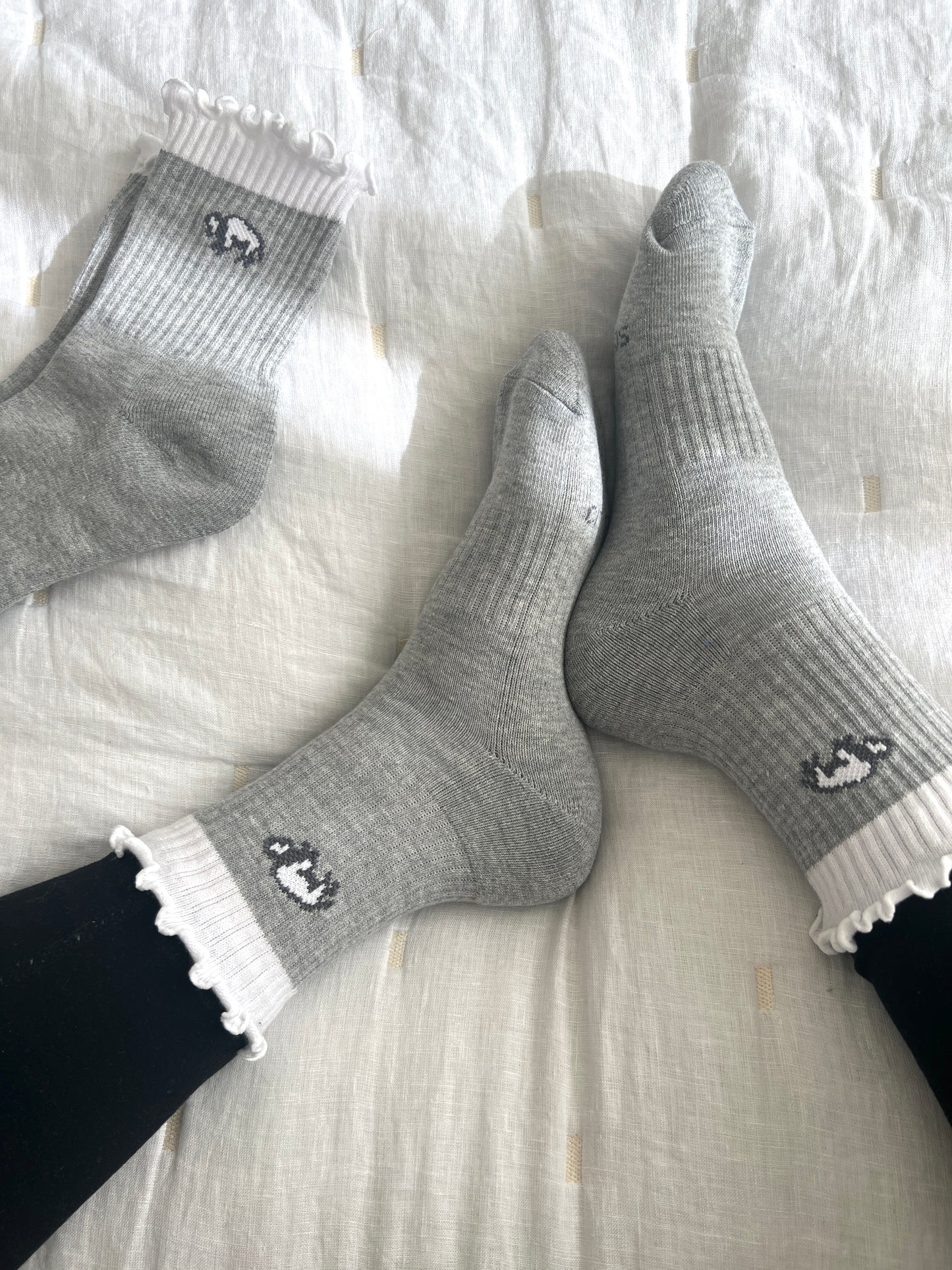 Frilly Buffalo women’s socks