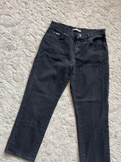 Waist:32 Inseam:27.5 Hip:37 Rise:10